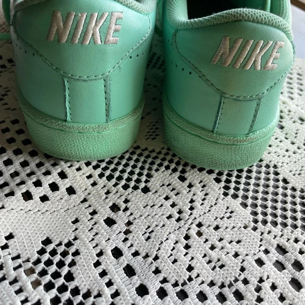 Nike Tennis Classic PRM (GS) Sneakers - Picture 6 of 9